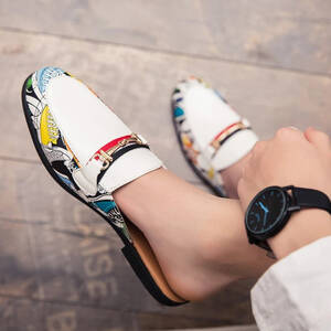 الفاخرة العلامة التجارية الصيف الأبيض نصف سحب المتسكعون الفاخرة العلامة التجارية حذاء رجالي أحذية الحفلات الرجال عادية جلدية الانزلاق على النعال مريحة